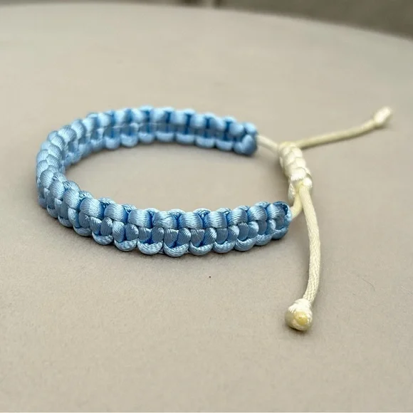 Blue and white braided bracelet - Picture 3 of 6